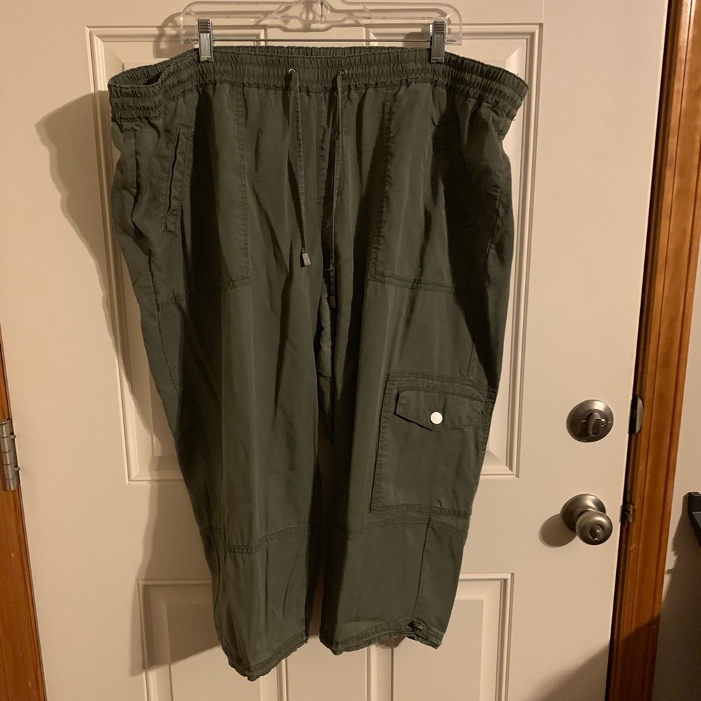 Lane Bryant cropped cargo pant